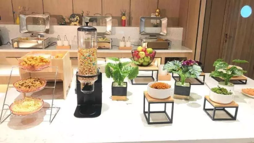 Hanting Premium Hotel Gonghe Qinghai Lake South Street