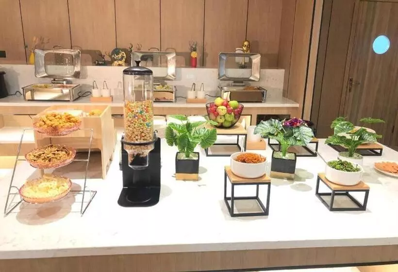 Hanting Premium Hotel Gonghe Qinghai Lake South Street