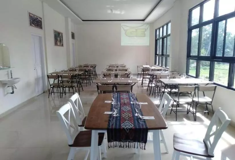 ホテル Gosyen Efata Toraja