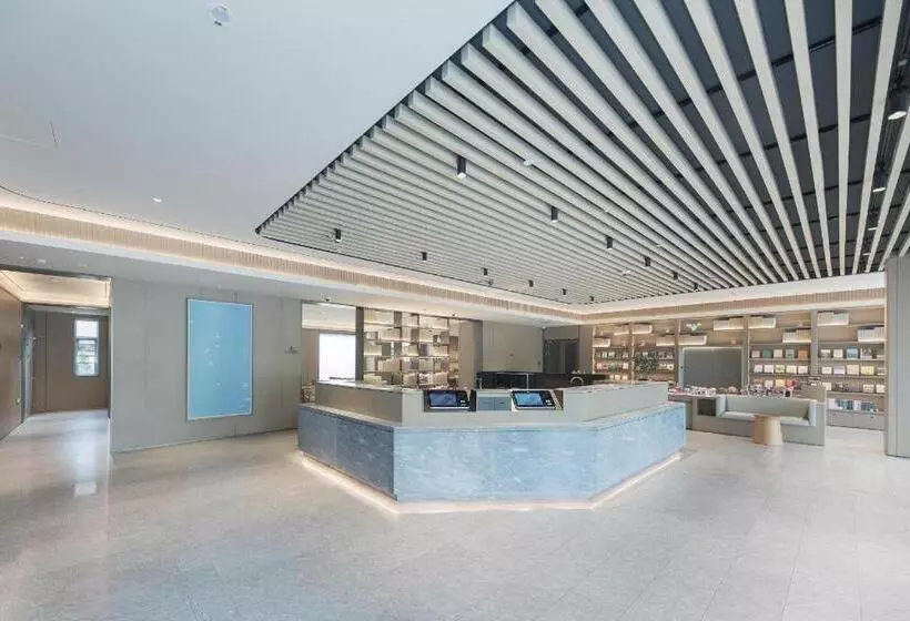 Ji Hotel Shanghai Bao An Road Metro Station