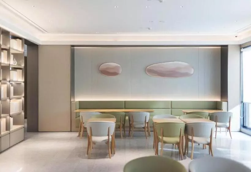 Ji Hotel Shanghai Bao An Road Metro Station