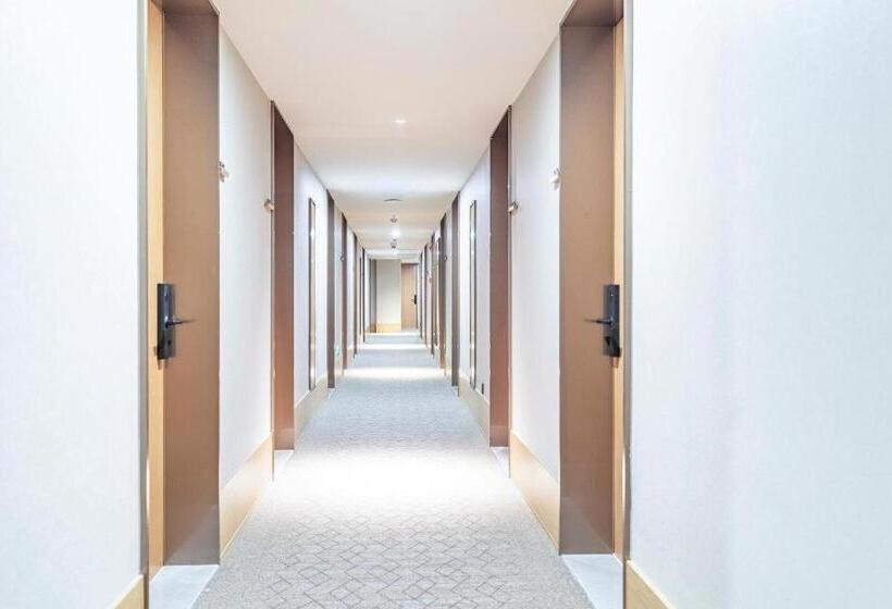 Ji Hotel Shanghai Tongji University South Lvyuan Road