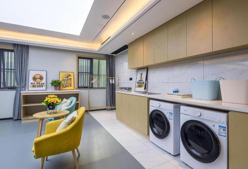 Starway Hotel Nanjing Jingwu Road Hongyang Home City