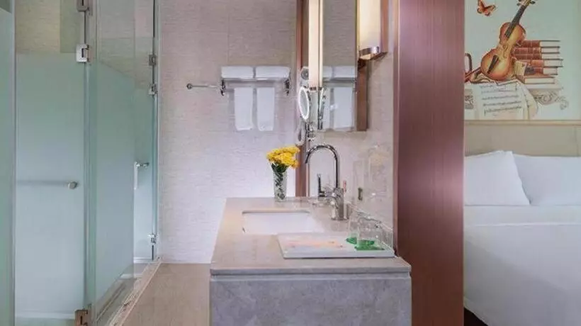 Vienna Hotel Guangdong Zhaoqing East Station Dinghu Mountain Scenic Area