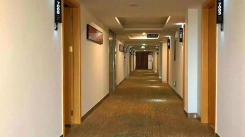 Borrman Hotel Zhanjiang Shimao Building High Speed Railway Station