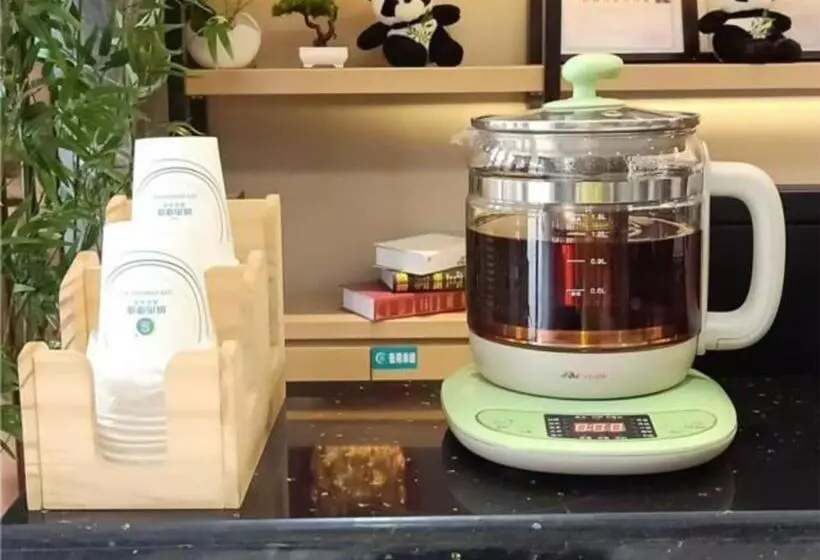 Hotelli City Comfort Inn Chengdu Giant Panda Base