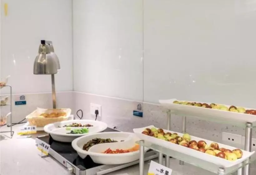 Hotelli City Comfort Inn Chengdu Giant Panda Base