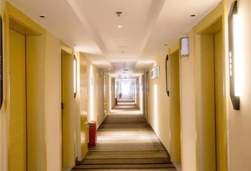 Hotelli City Comfort Inn Chengdu Giant Panda Base