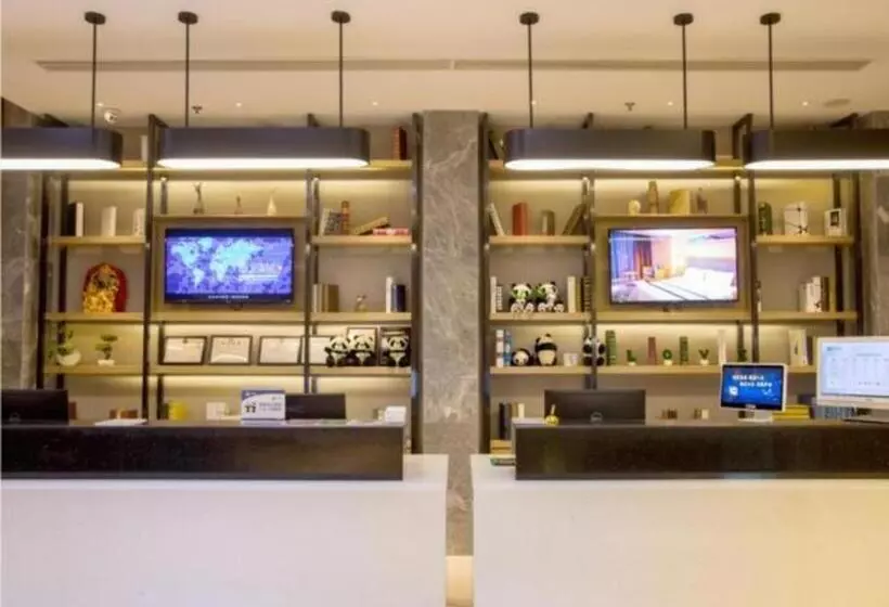 Hotelli City Comfort Inn Chengdu Giant Panda Base