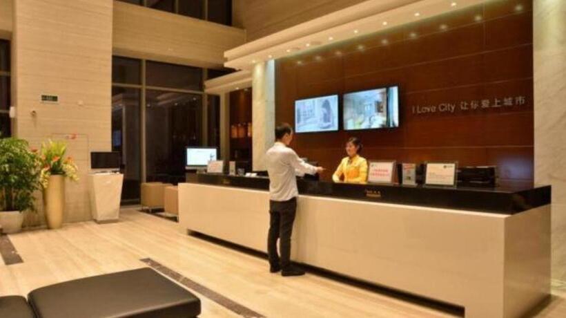 Отель City Comfort Inn Chengdu Shuxin Avenue Metro Station Industrial College