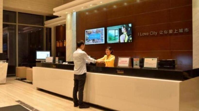 Отель City Comfort Inn Chengdu Shuxin Avenue Metro Station Industrial College