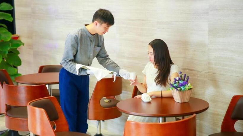 Lavande Hotels·tai An Dongping Sports Convention And Exhibition Center Foshan