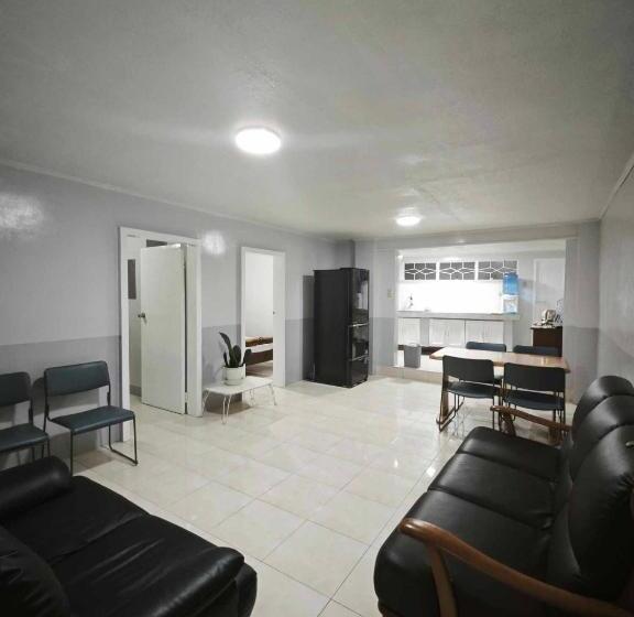 פנסיון 2600 Trancoville Transient House