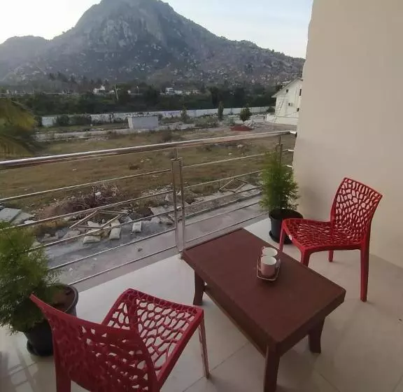 Majatalo Nandi Skandagiri Guest House