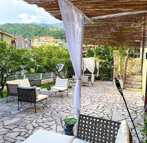 تختخواب و صبحانه Serenita Stone House