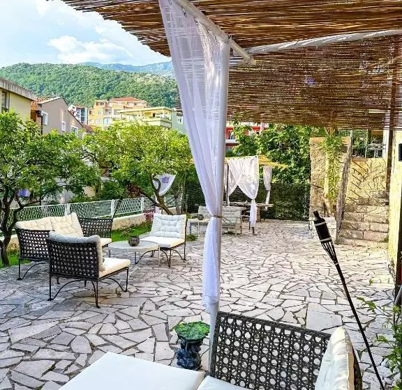 تختخواب و صبحانه Serenita Stone House