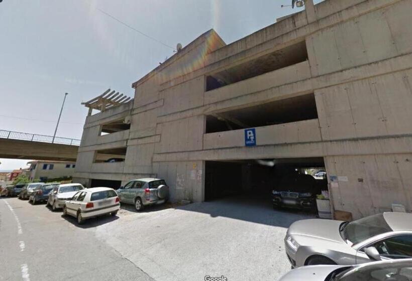 تختخواب و صبحانه Serenita Stone House