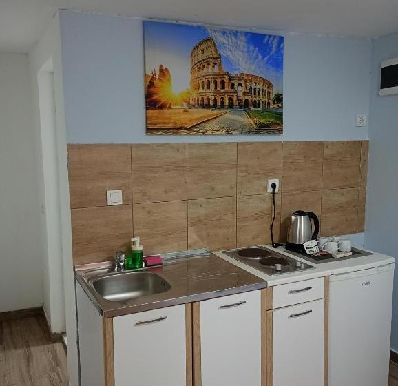 تختخواب و صبحانه Serenita Stone House