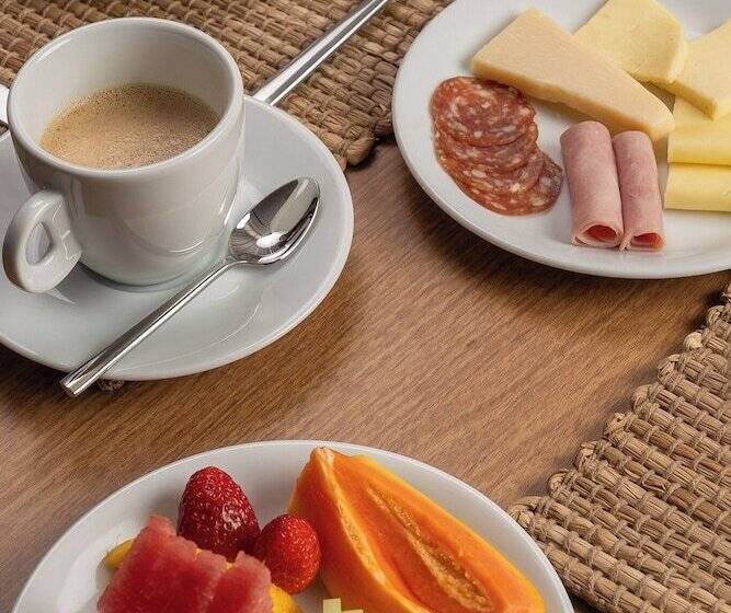 בית מלון כפרי Monã