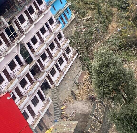 Отель New Basera