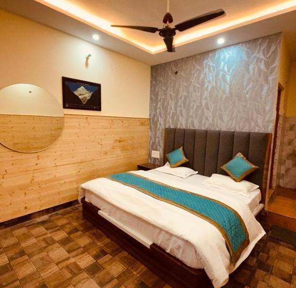 Отель New Basera