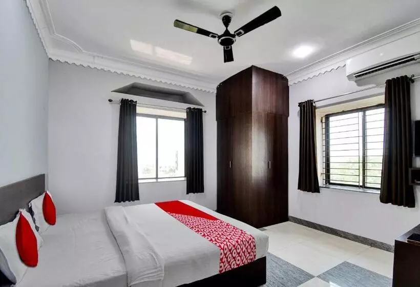 هتل O Shree Ganapati Resort