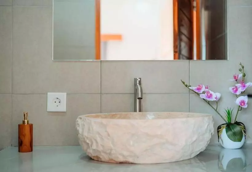 پانسیون Merpati Villa Uluwatu