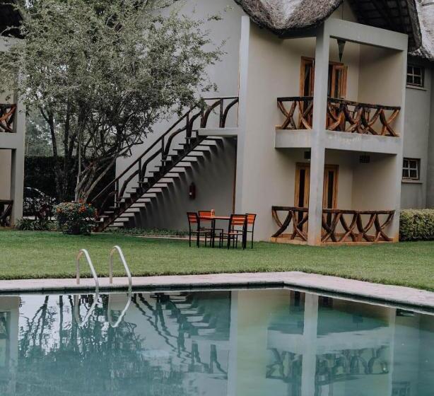 אתר נופש Weru Weru River Lodge