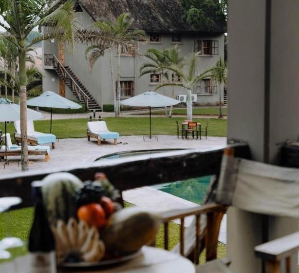 אתר נופש Weru Weru River Lodge