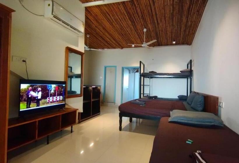 Aamiaismajoitus (B&B) Beach Doorz Place Tbv