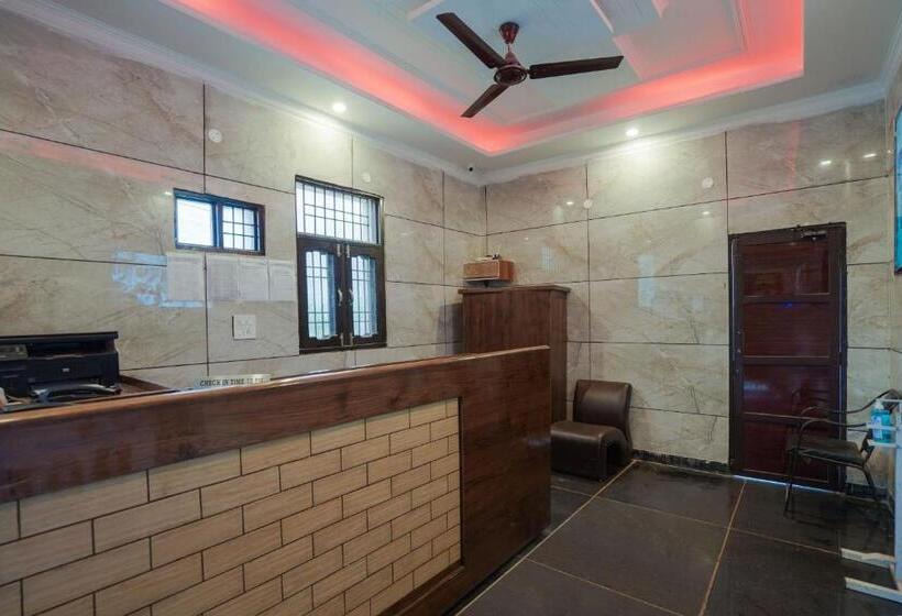 Capital O Hotel Dayal