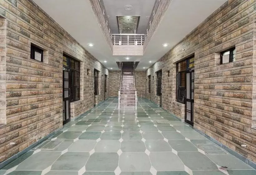 Capital O Hotel Dayal