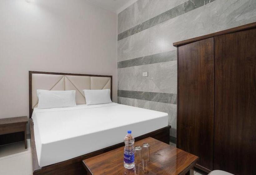 Capital O Hotel Dayal