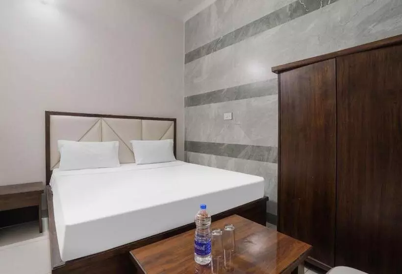 Capital O Hotel Dayal