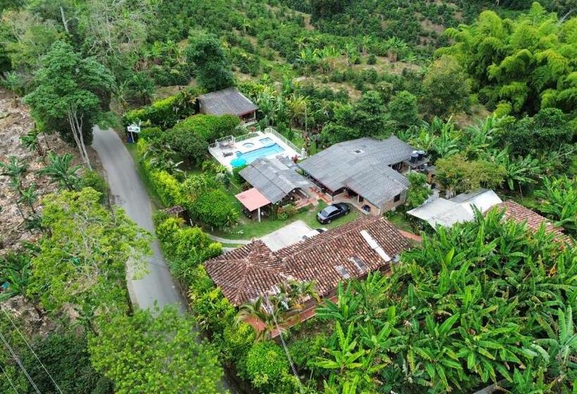 هتل Chalet Alto Bonito