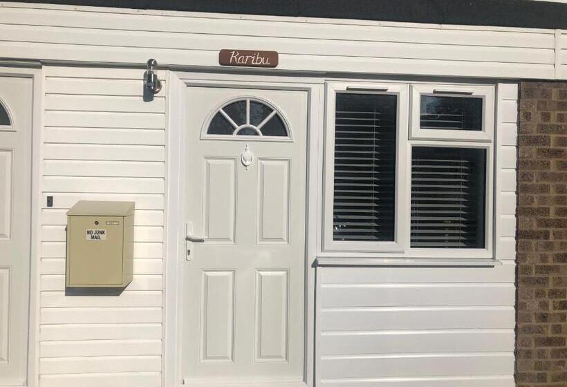 פנסיון Comfortable Cosy Double Ensuite Room  Karibu