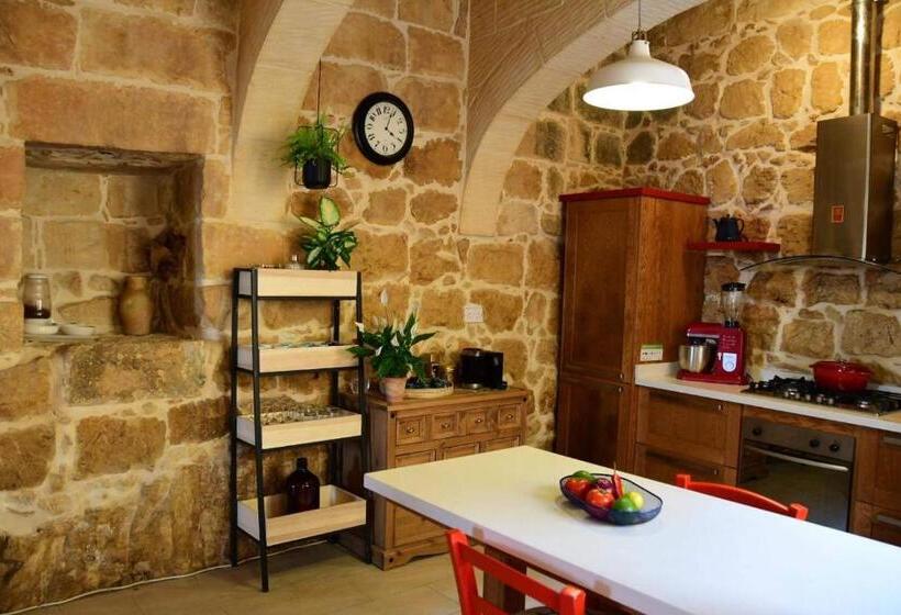 پانسیون Gozo Farmhouse