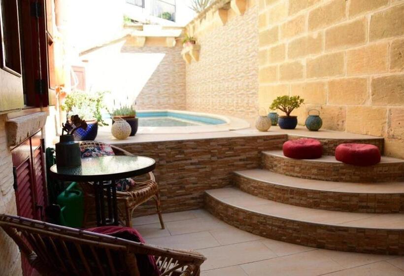 پانسیون Gozo Farmhouse