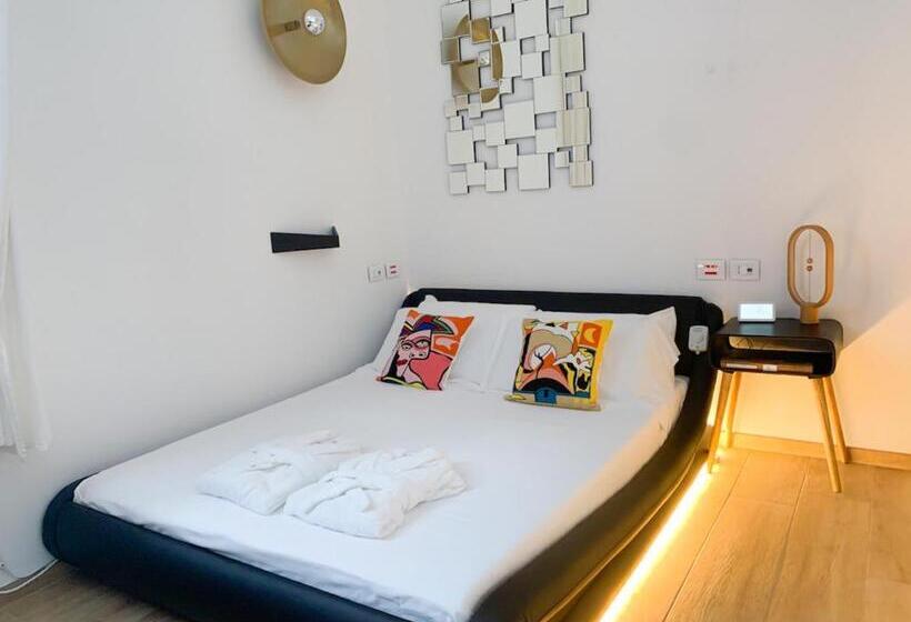 膳宿费 Homesuite Sul Lago Self Checkin