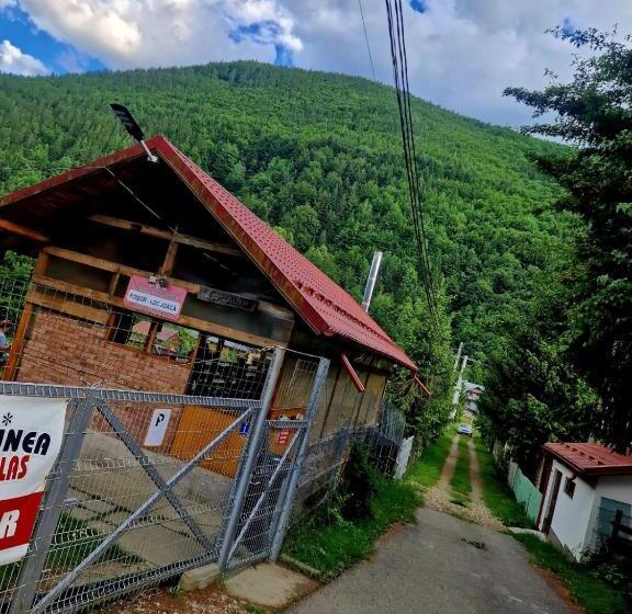 Pensiunea Rossvillas!!