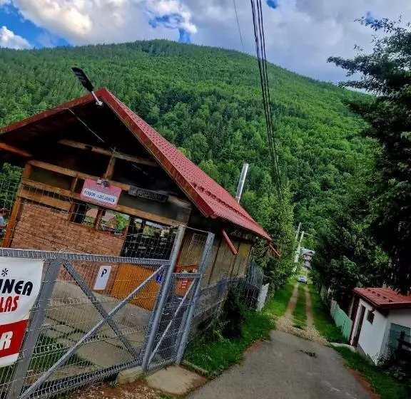 Pensiunea Rossvillas!!