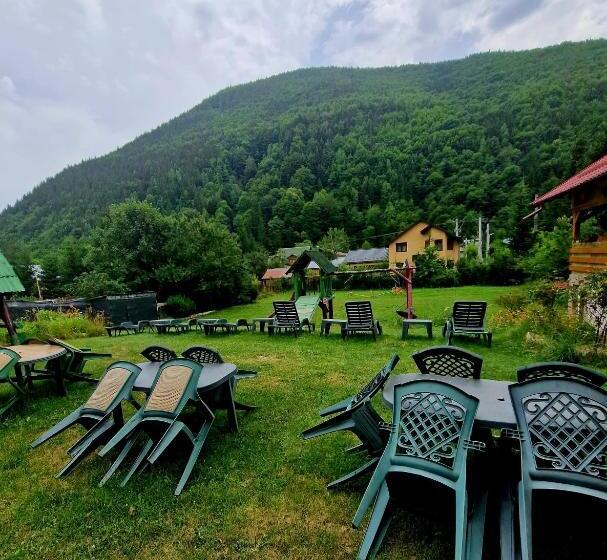 Pensiunea Rossvillas!!