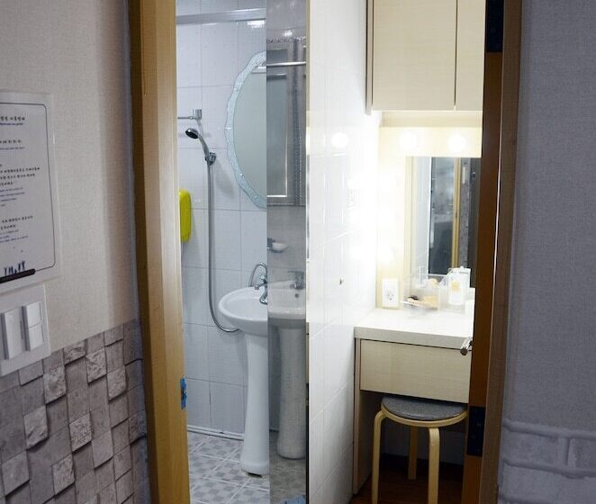 Albergue Ganderak Guest House