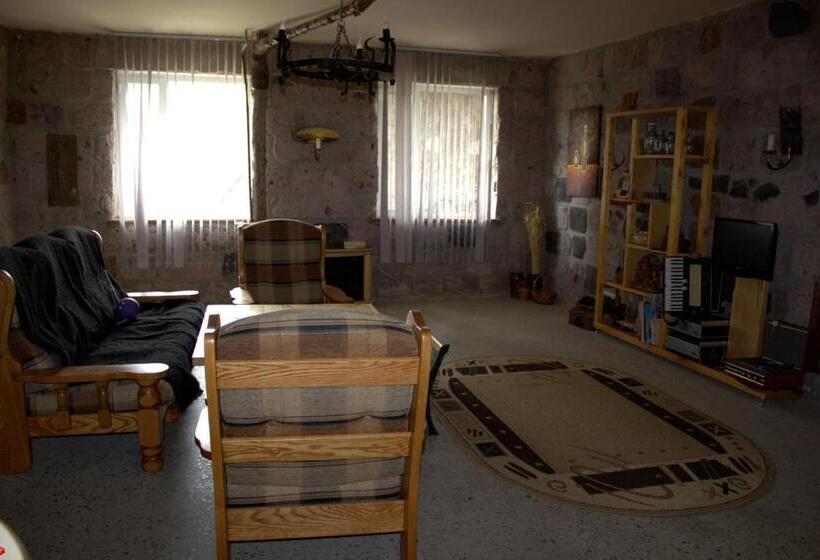 فندق Azoyan Holiday Resort