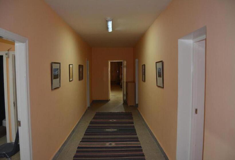 فندق Azoyan Holiday Resort