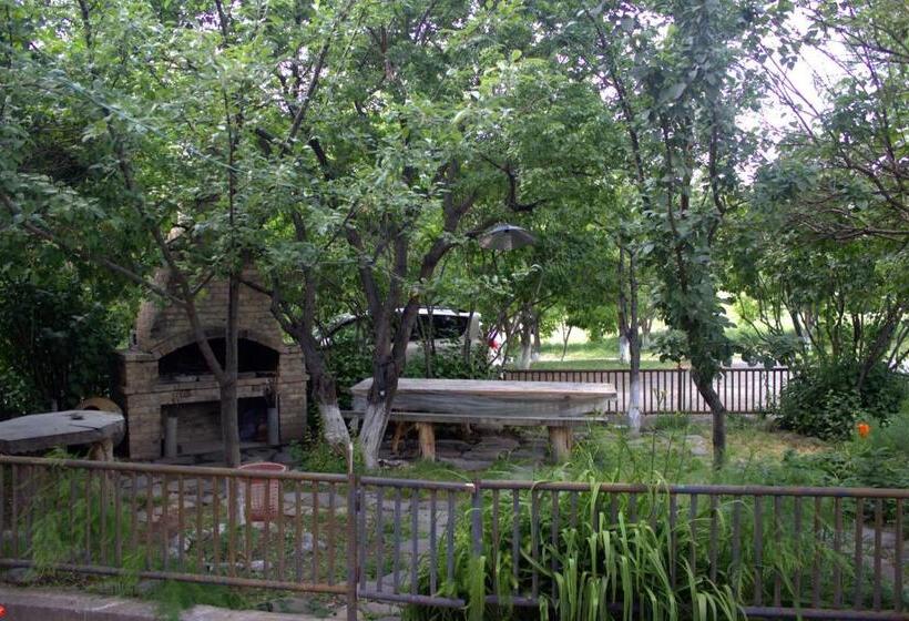 فندق Azoyan Holiday Resort