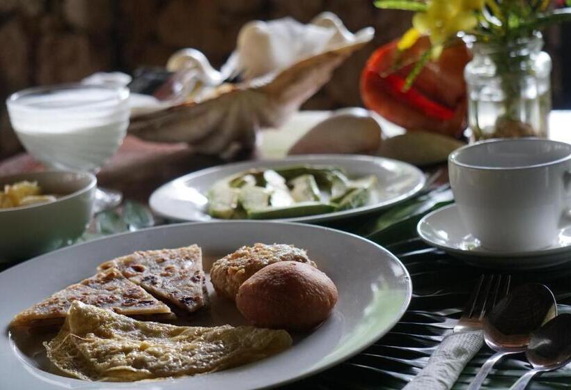 هتل Mangrove Lodge