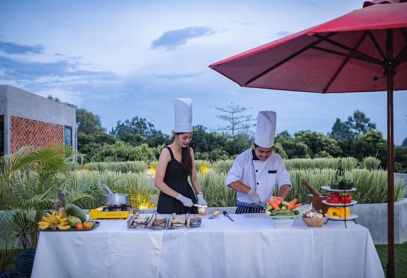 ホテル Solitaire Kamreuk Resort