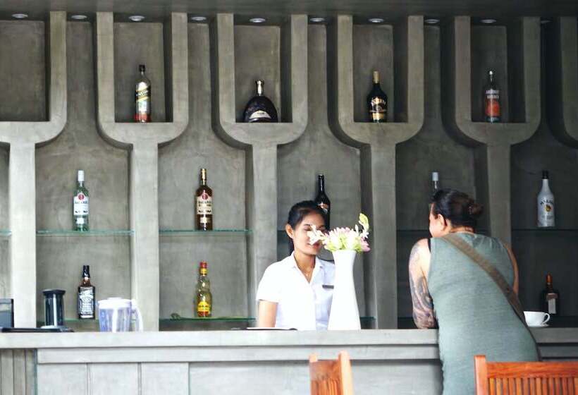 ホテル Solitaire Kamreuk Resort