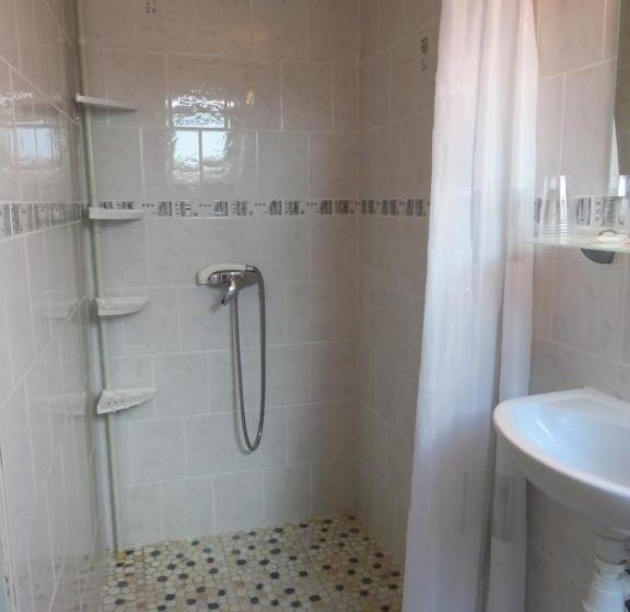 ベッドアンドブレックファースト Café De La Place Gîte & Chambres D Hôtes Lou Pastre